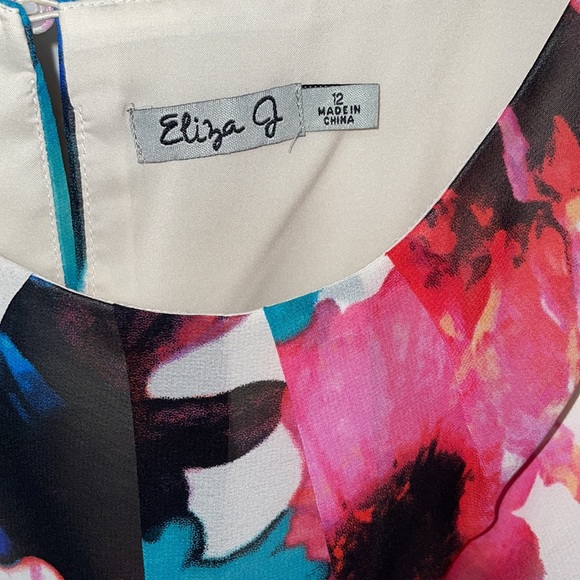 Eliza J. Beautiful floral flowy dress size 12. - Picture 11 of 15